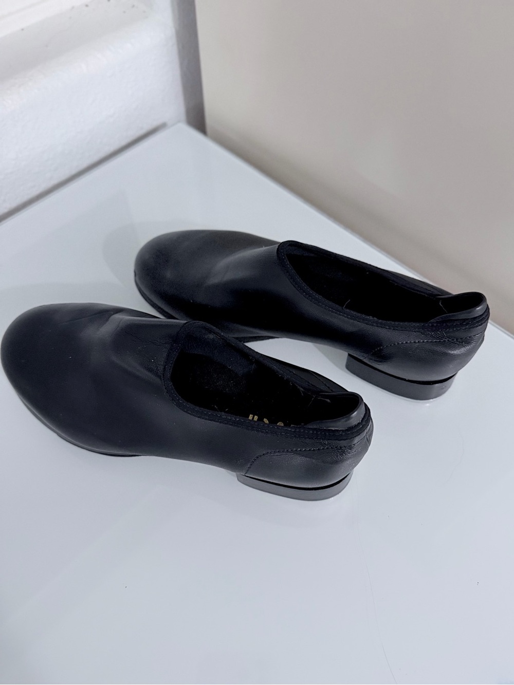 Bloch Black Slip-On Tap Dance Shoes
Size: Women’s 7 M (Medium / Standard Width)